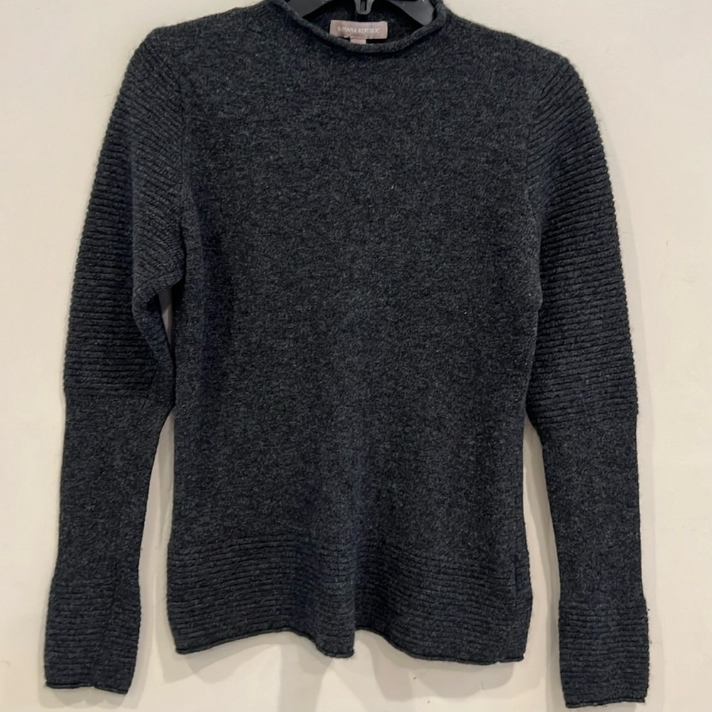 Banana Republic Women’s Dark Grey Long Sleeve Sweater Size S